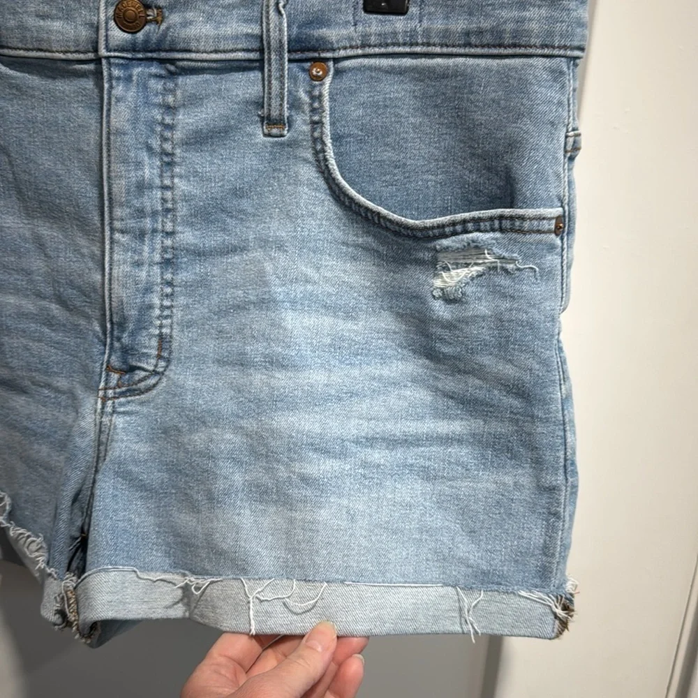 Madewell High Rise Denim Shorts Light Wash Distressed Size 31